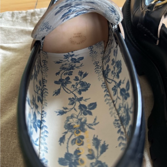 Gucci Black Leather Loafers with Gold Accents - Picture 5 of 7